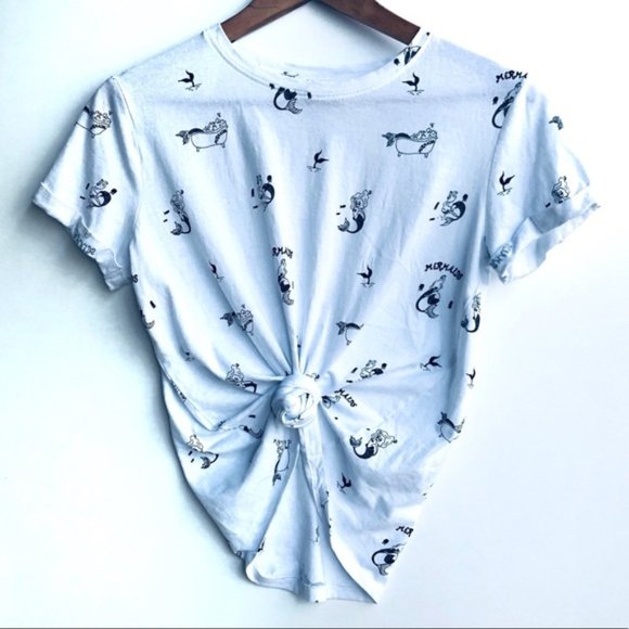 Berksha Tops - Berksha Mermaid Graphic T-Shirt Size Small